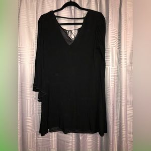 Xhilaration black flowy top medium